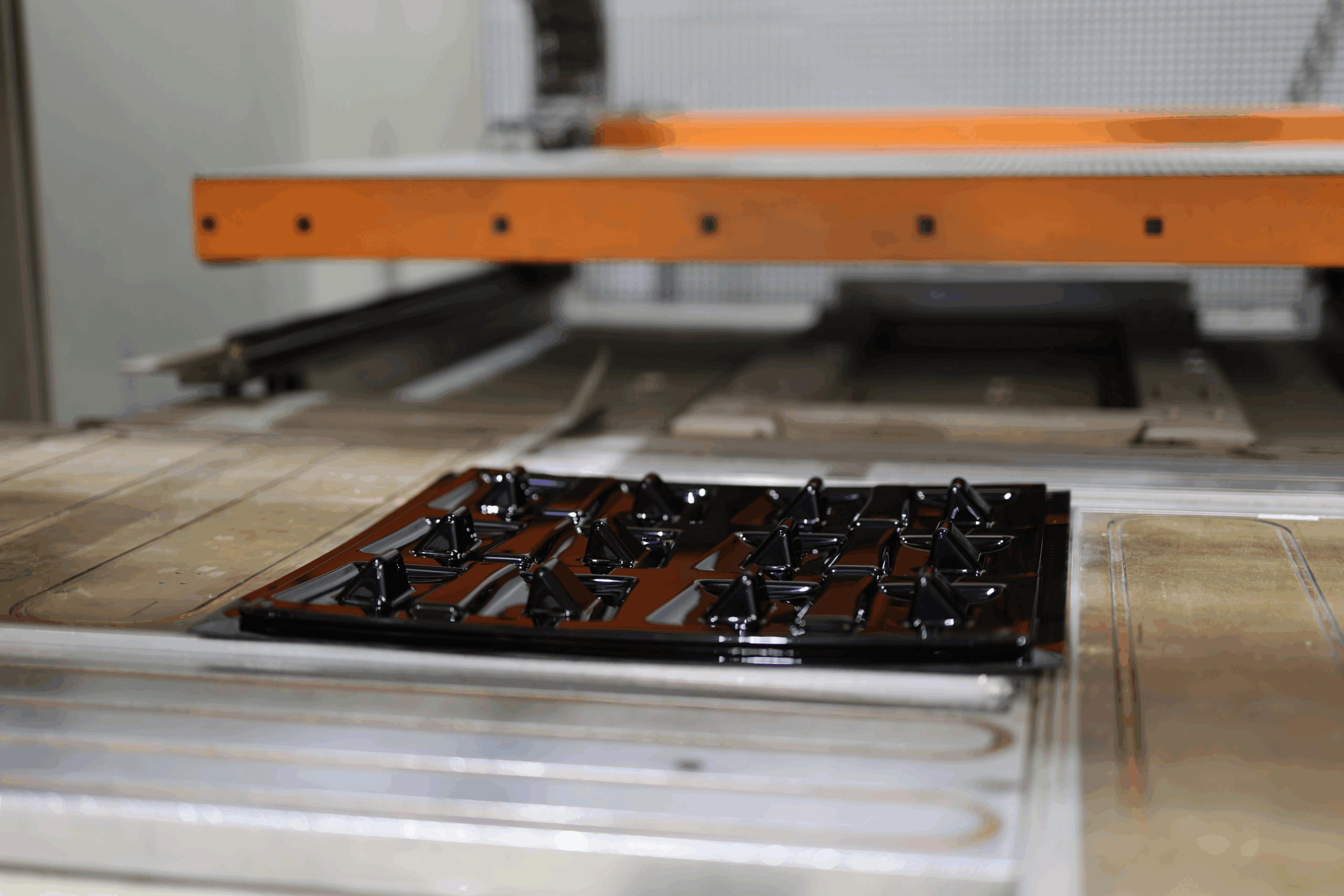 Pressure Moulding Company, Plastic Forming Manufacturers, Plas-Tech