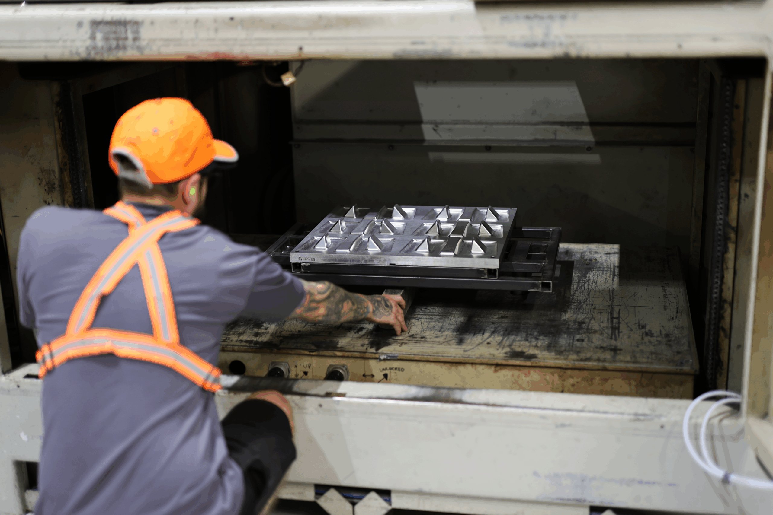 Pressure Moulding Company, Plastic Forming Manufacturers, Plas-Tech